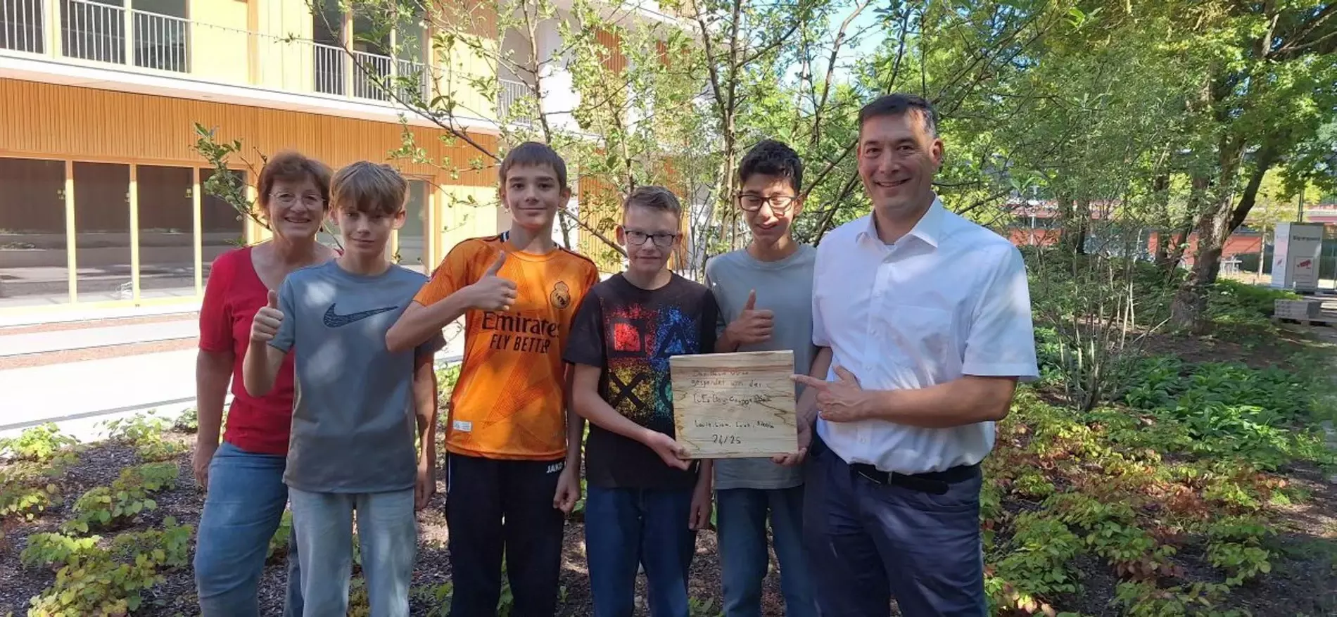 Ein Baum fr die Ruth-Cohn-Schule